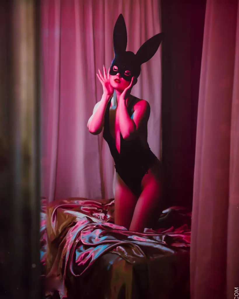 Leg Avenue Glitter Masquerade Rabbit — фото 2