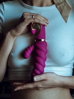 Вібратор-кролик з витим стволом GCandy, 22х4.5 см - Зображення 5