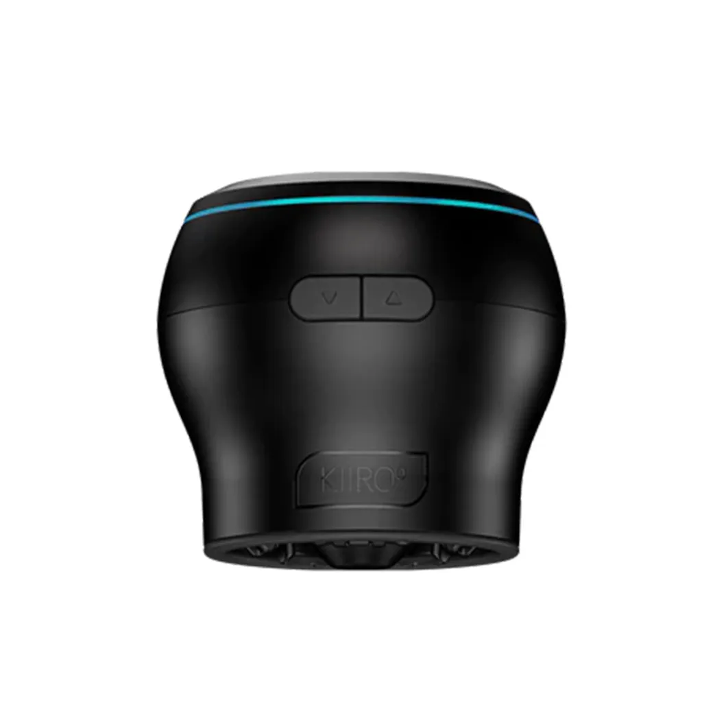 Вакуумная насадка Kiiroo PowerBlow — компактное черное устройство для мастурбатора